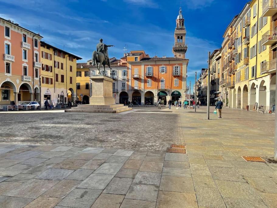 Appartamento Prestigioso Attico A Passo Duomo By Revenue House Casale Monferrato Esterno foto